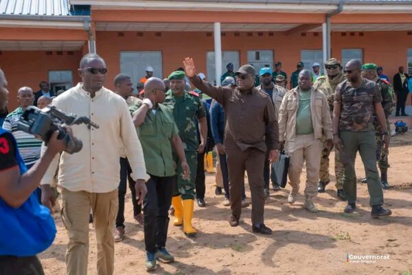 Kasaï Oriental à Kabeya Kamuanga Félix Tshisekedi Inaugure Le Centre Communautaire Étienne 